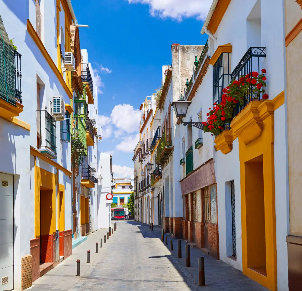 Visita con Guia Privado al Barrio de Triana en Sevilla. Reserva Online en SevillaWalks.