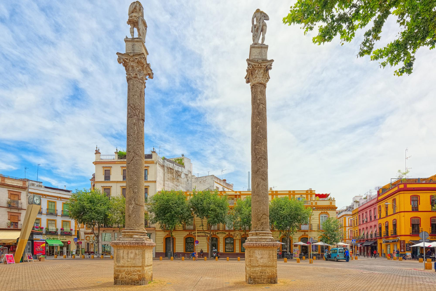 Rutas a pie por los principales barrios de Sevilla. Descubre Sevilla con los guías privados de Sevilla Walks