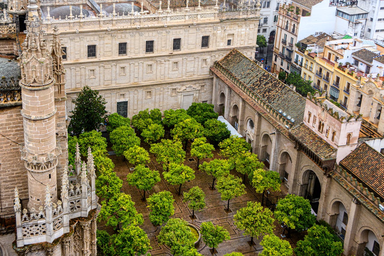 Los diez espacios imprescindibles en tu visita guiada que debes conocer en la Catedral de Sevilla