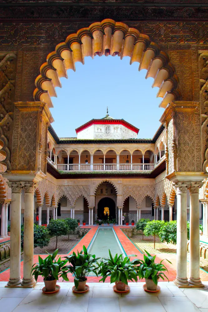 Real Alcázar de Sevilla: leyendas, símbolos ocultos y detalles que solo revela un guía experto