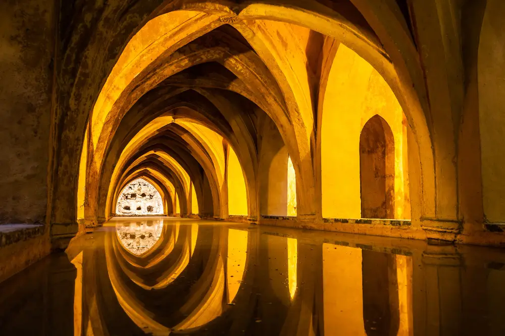 Real Alcázar de Sevilla: leyendas, símbolos ocultos y detalles que solo revela un guía experto