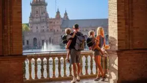 Discover the best things to do in Seville with kids: cultural routes, museums, parks and local events. A complete guide to enjoy Seville as a family.