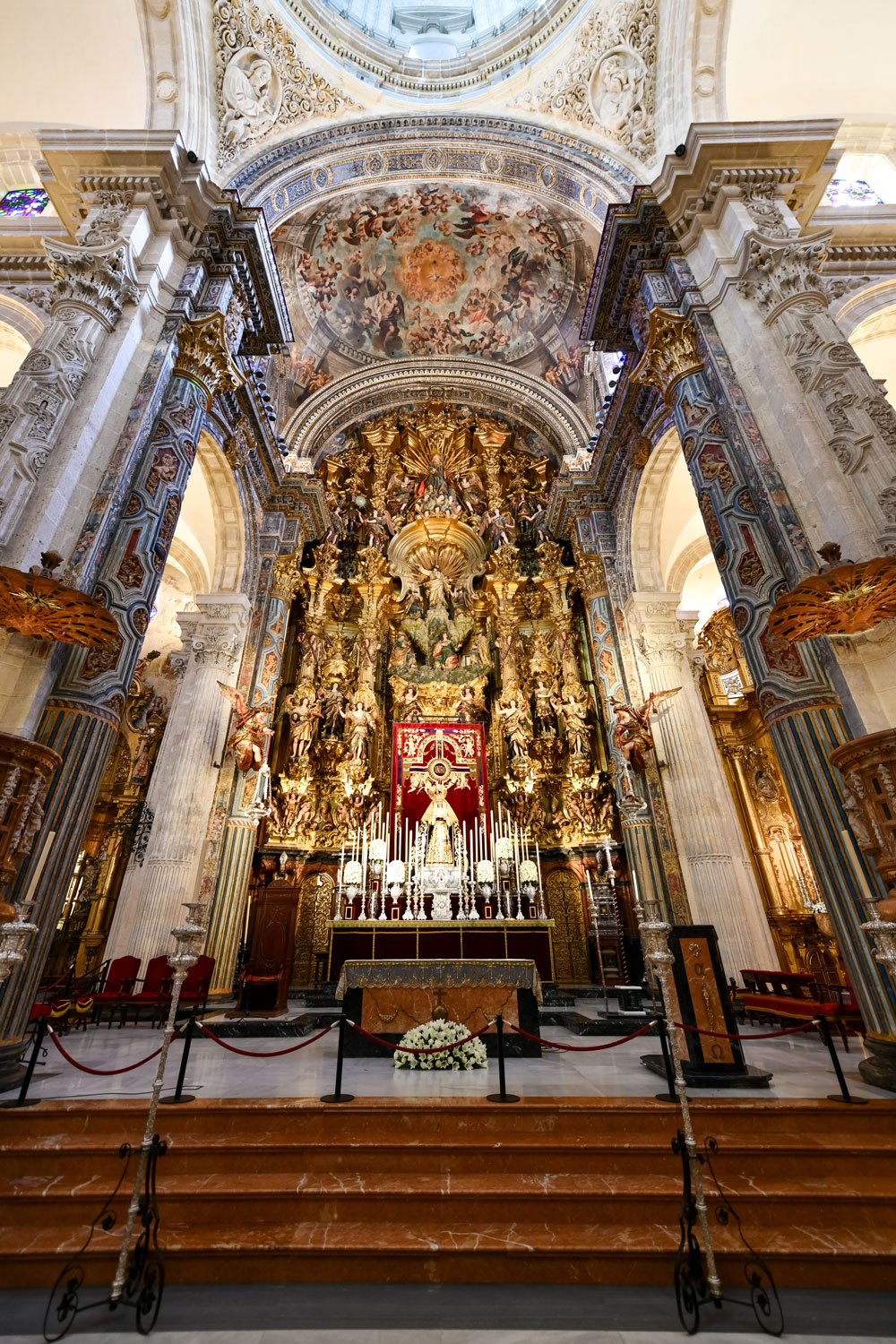 Ruta por las principales iglesias de Sevilla: un viaje por el arte y la devoción