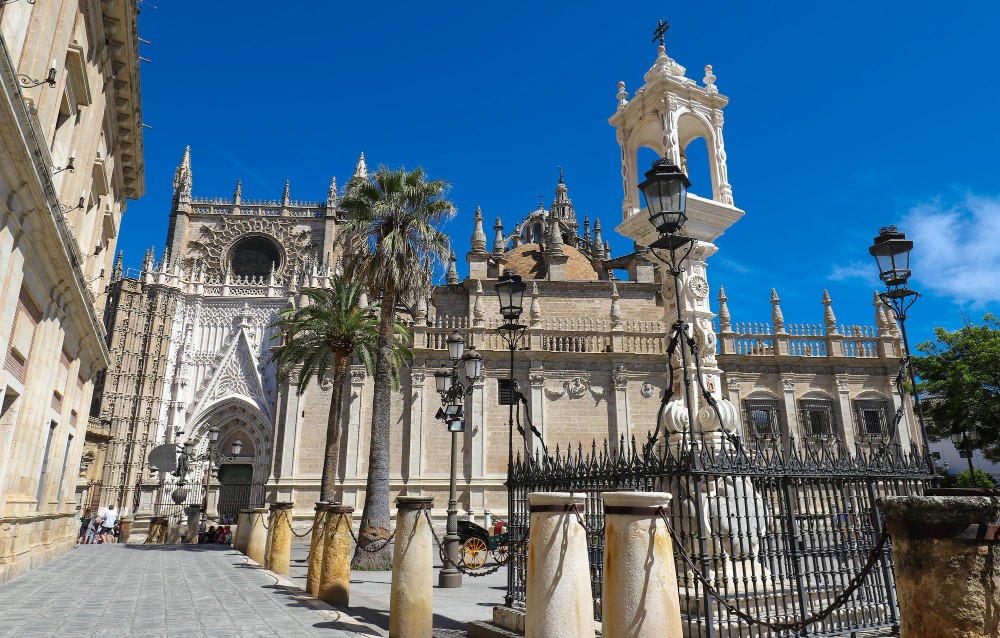 ¿Por qué elegir una visita privada en Sevilal frente a un tour turístico?